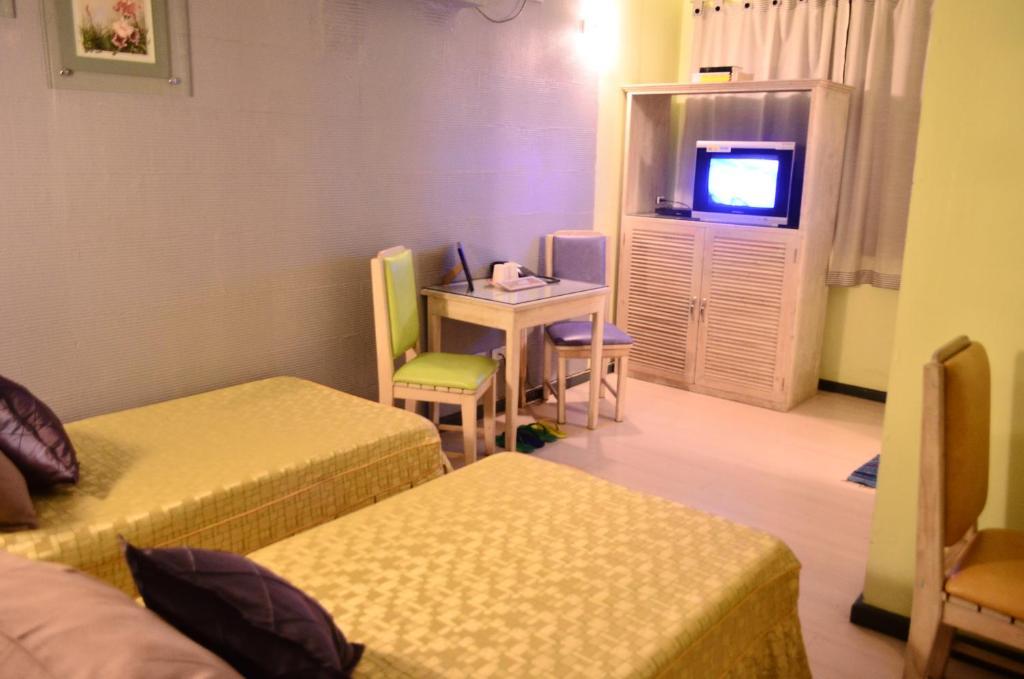 Makati International Inns Hotel 3*